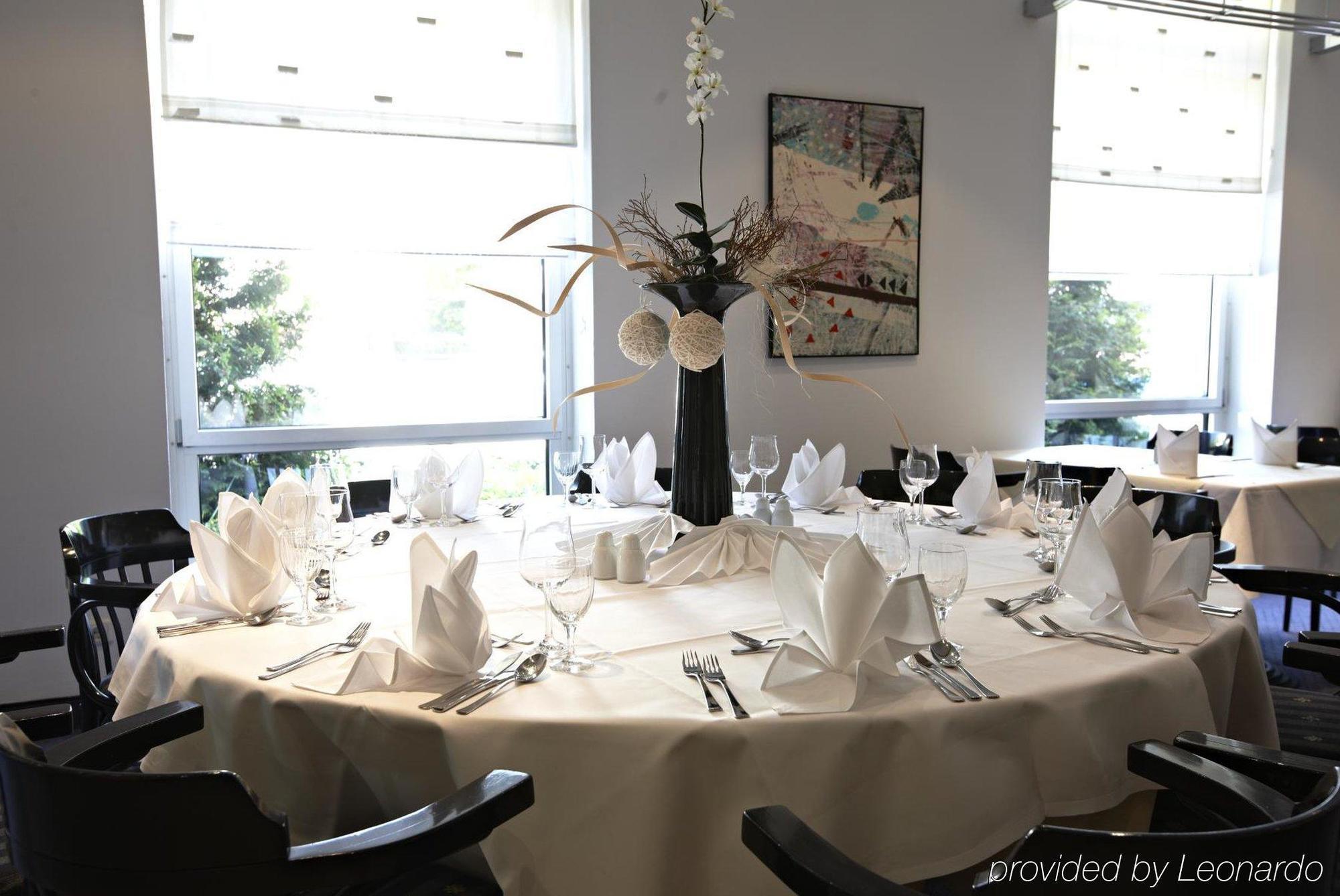 Intercityhotel Rostock Restoran fotoğraf