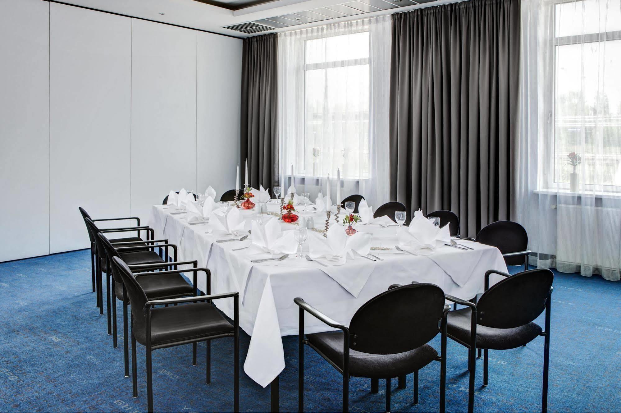 Intercityhotel Rostock Dış mekan fotoğraf