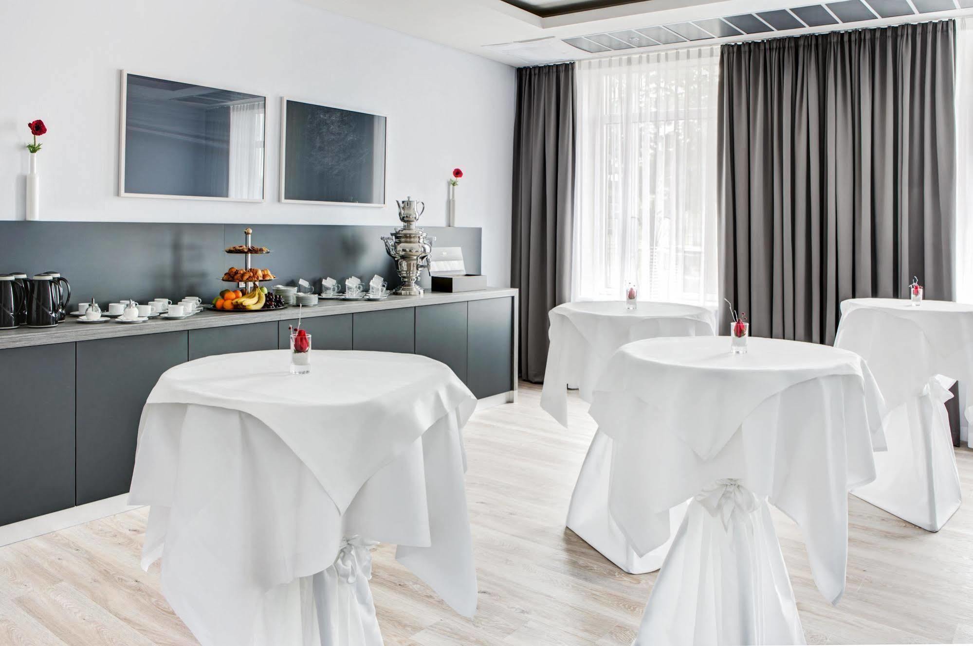 Intercityhotel Rostock Dış mekan fotoğraf